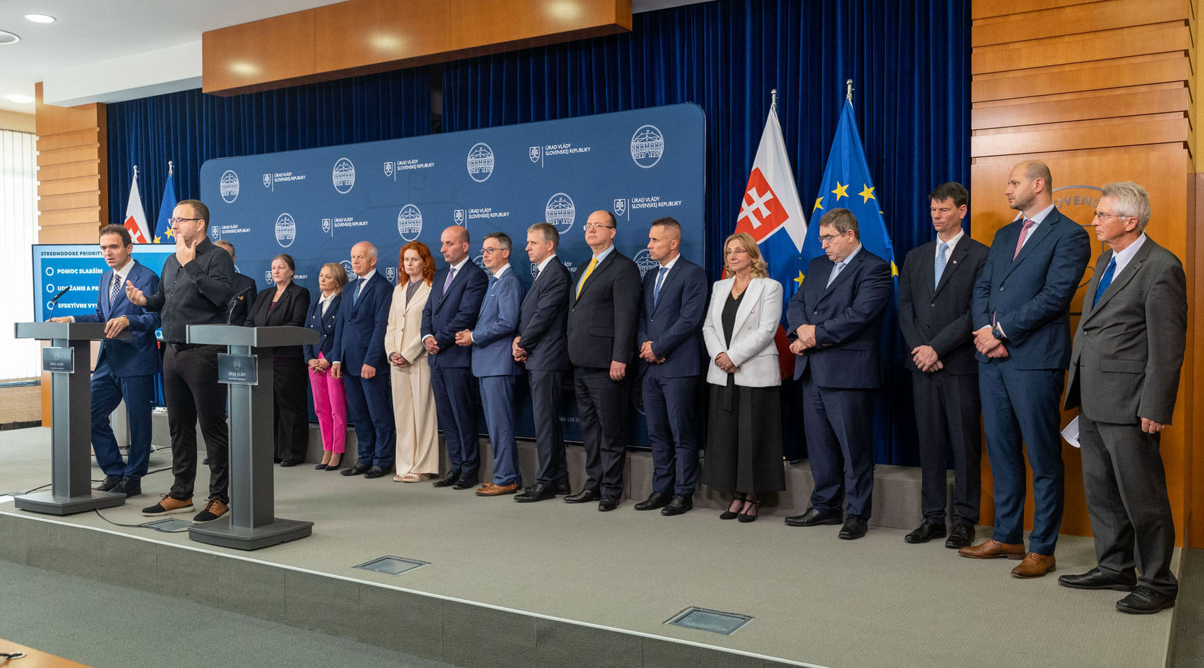 Ministri úradníckej vlády schválili svoj...