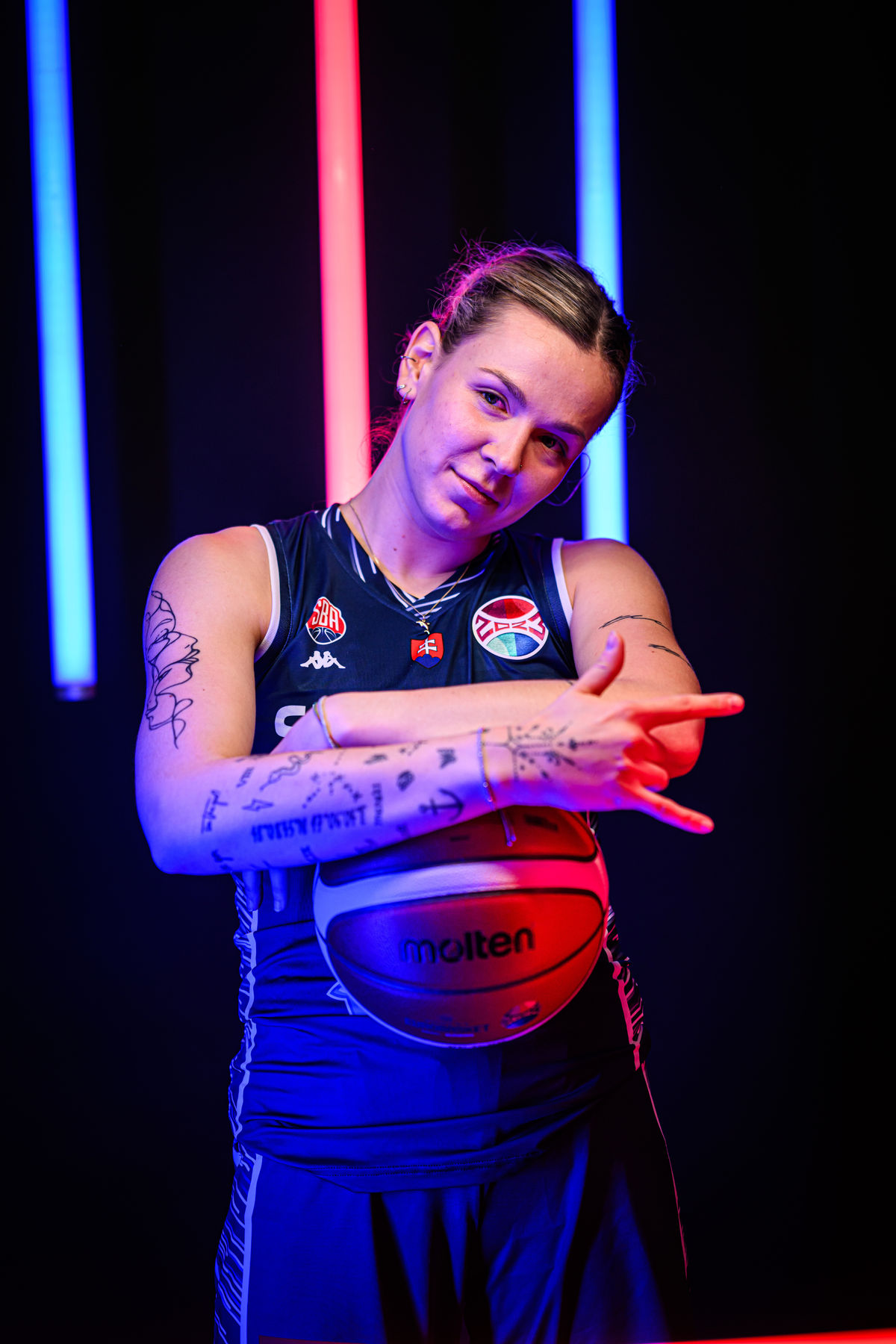 Stella Tarkovičová na tímovom fotení pred...