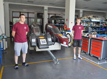 Študenti, model, auto, úsporné, Trnava, stredná škola