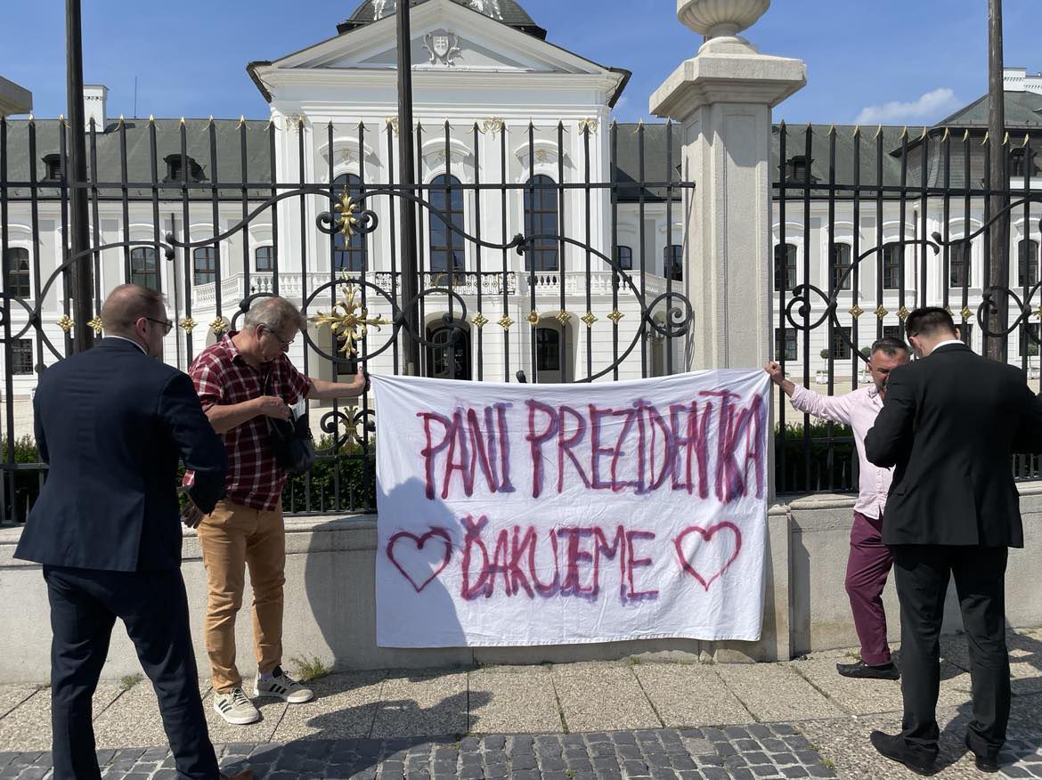 Ďakovný nápis venovaný prezidentke Zuzane...