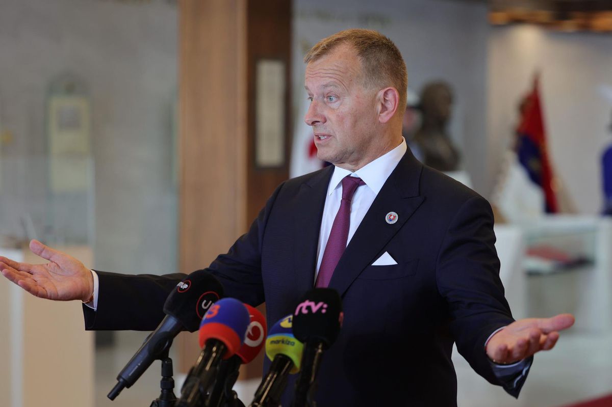 Predseda parlamentu Boris Kollár reaguje na...
