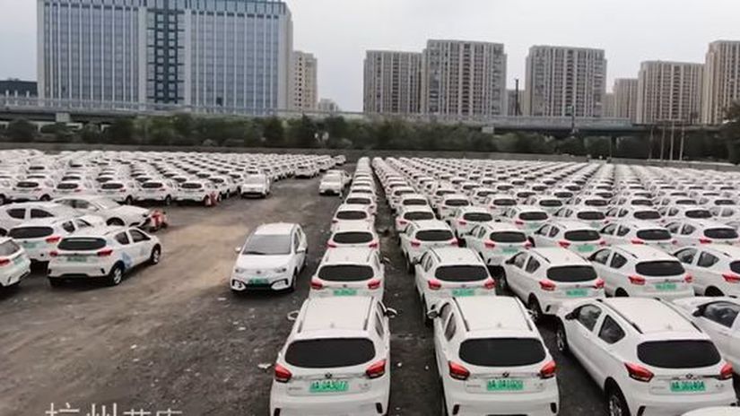 Čína - odstavené elektromobily do šrotu