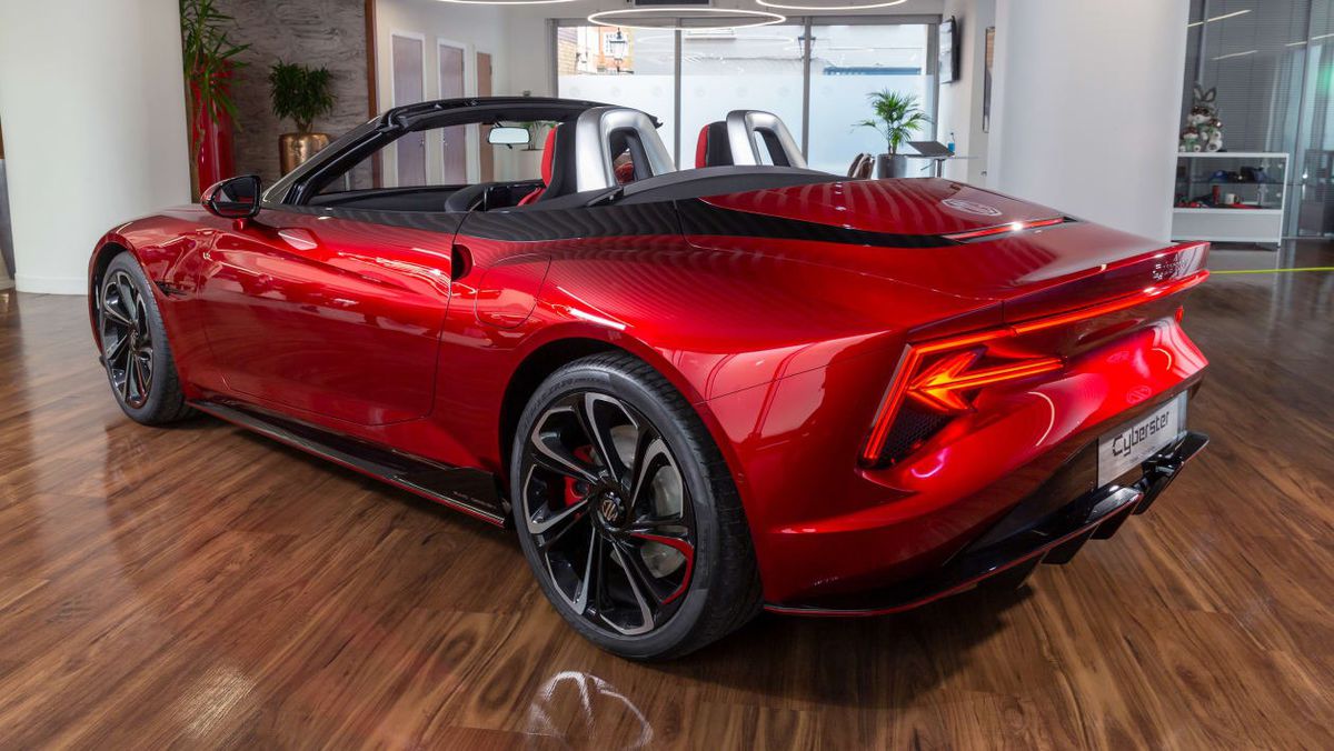 Zadné svetlá s grafikou šípok sa podarilo...