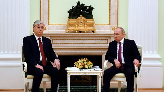 Západ sa snaží vraziť klin medzi Rusko a Kazachstan, tvrdí Moskva