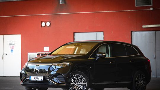 Mercedes-Benz EQS SUV - test 2023
