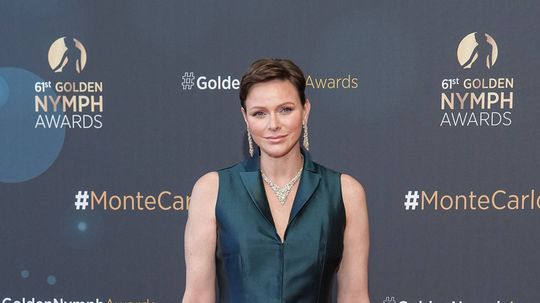 Princezná Charlene z Monaka v kreácii Akris na...