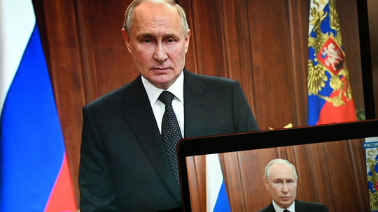 Peskov: Putin nebude mať konkurenciu, ak bude opäť kandidovať za prezidenta
