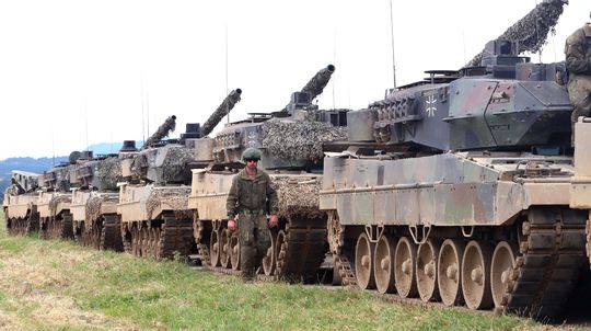 Jedenásť krajín vrátane Slovenska splnilo dvojpercentný záväzok NATO. Poliaci tromfli aj USA   