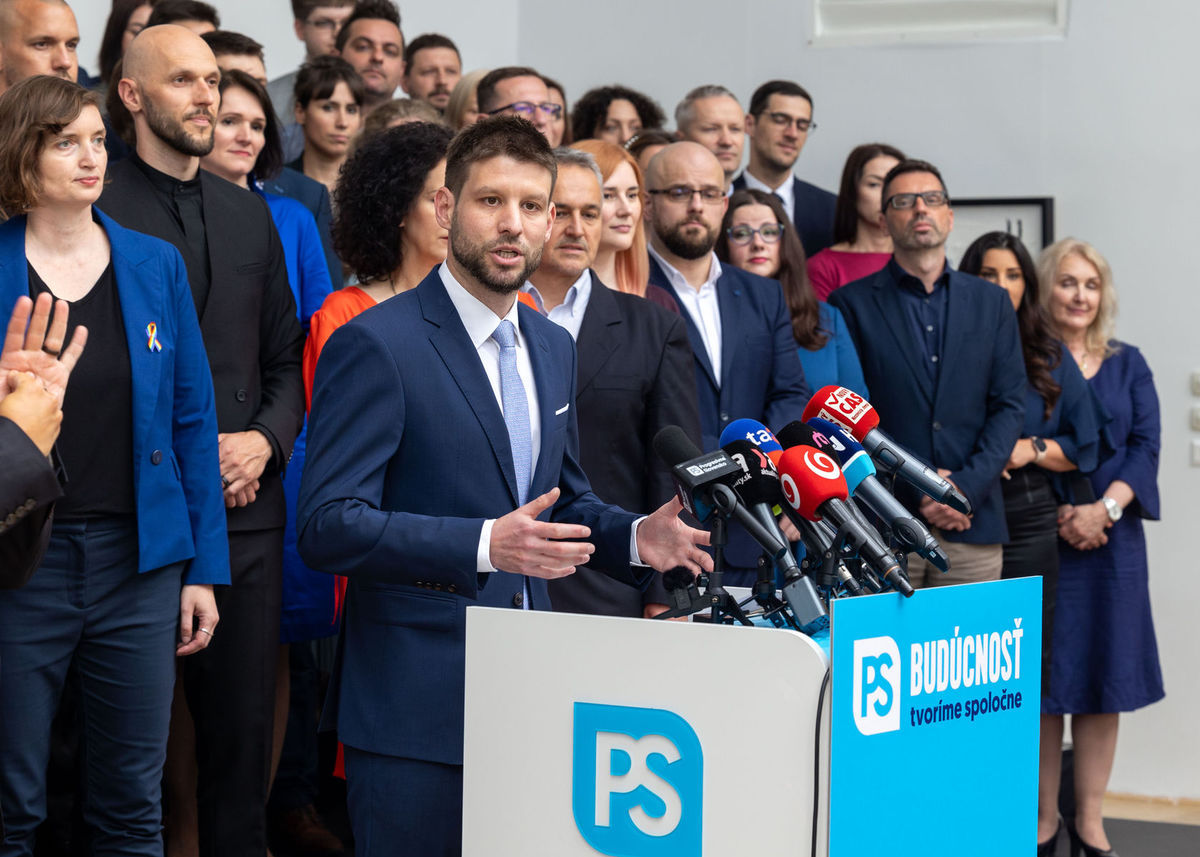 Líder PS Michal Šimečka predstavil kandidátku...