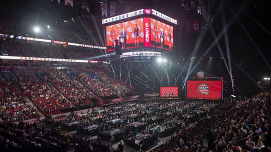 ONLINE: Budú to dvaja Slováci či traja? Kluby NHL si vyberajú talenty v 1. kole draftu