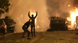 Francúzko, polícia tínedžer usmrtenie protesty zrážky, streľba