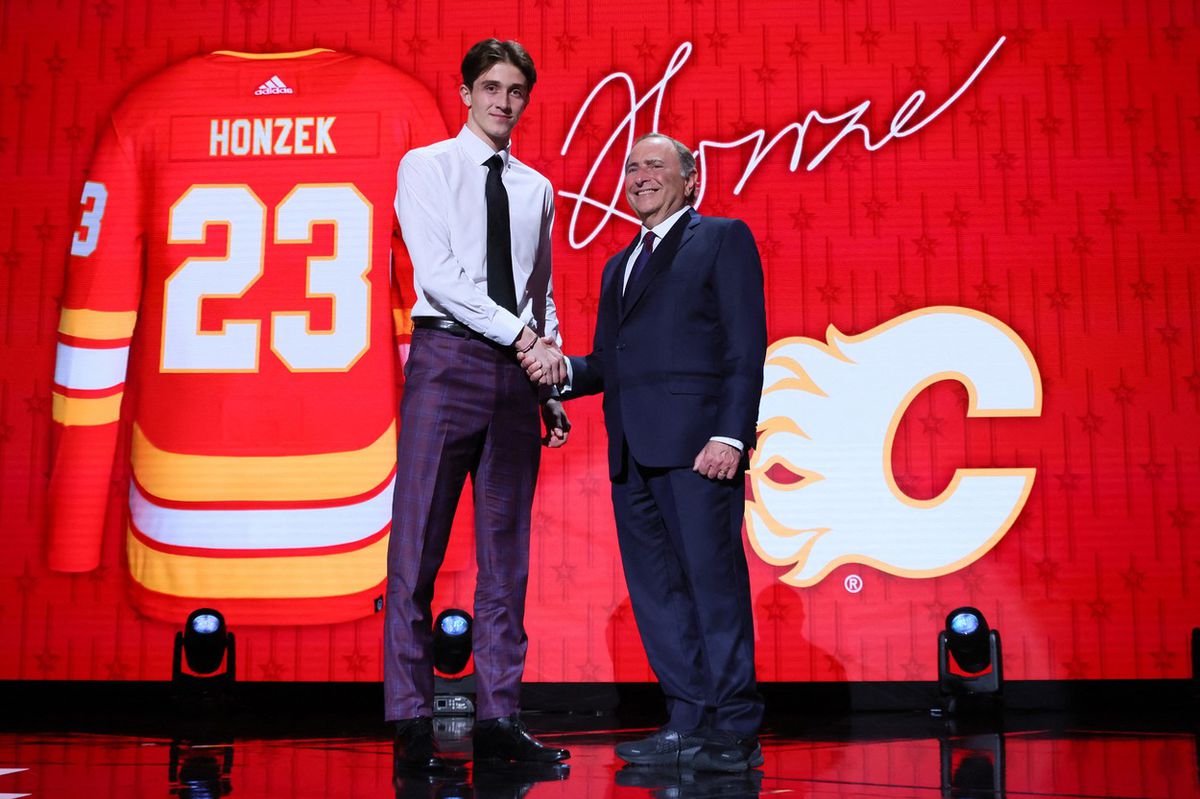 Komisár NHL Gary Bettman a slovenský útočník...