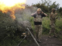 vojna na Ukrajine, vojaci, delostrelec, mínomet, streľba, Rusko