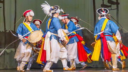 vystúpenie kórejského súboru Molgae