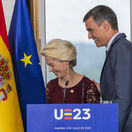 Ursula von der Leyenová / Pedro Sánchez /