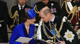 Princ William a princezná Kate (vľavo) 