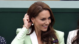 Princezná Kate sa na Wimbledone objavila aj v spoločnosti bývalých hráčok Debbie Jevansovej a Laury Robsonovej.