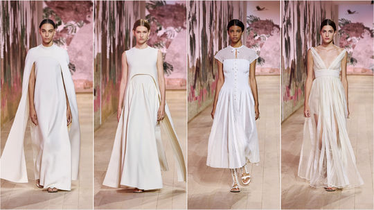 Modelky na prehliadke kolekcie Christian Dior...