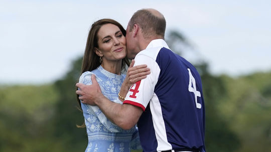 Bozk pre šťastie? Princezná Kate gratuluje...