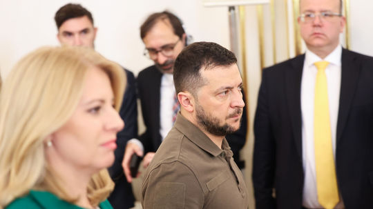 Ukrajinský prezident Volodymyr Zelenskyj po...