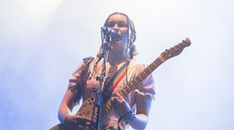 Koncert kapely Wet Leg počas tretieho dňa...