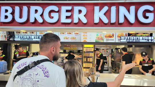 BURGER KING: Classic Gourmet Chicken (kura) s...