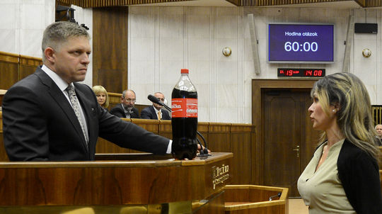 Coca-cola pre Fica či teleporty. SNS vracia do hry kontroverznú Mezenskú: Ideálna koalícia? S každým, kto má čisté srdce