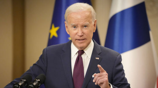 Biden ohlásil novú pomoc Izraelu, USA posielajú aj lietadlovú loď