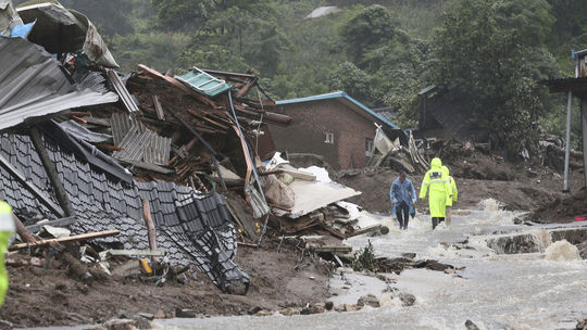 Kórea: Záplavy a zosuvy pôdy si vyžiadali 24 obetí, 10 je nezvestných