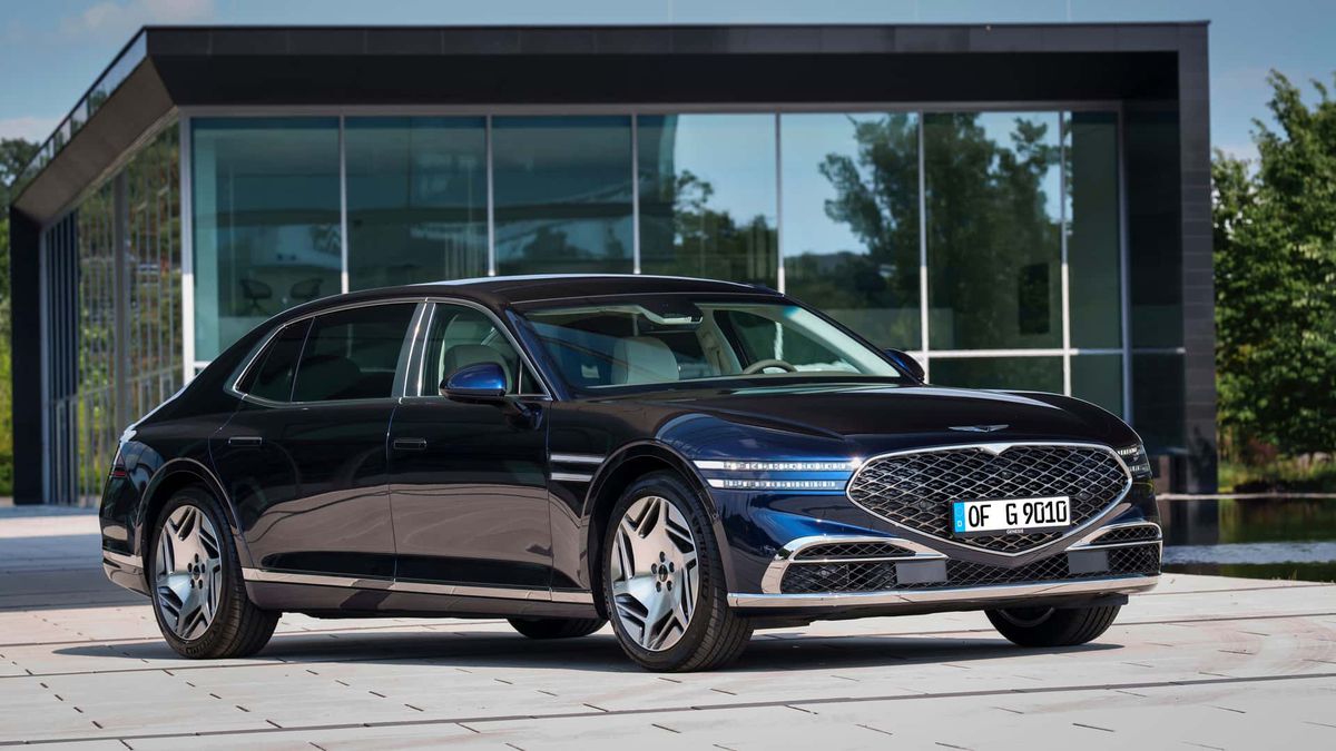 Genesis G90
