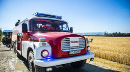 Spálené polia po požiari poľa v blízkosti...