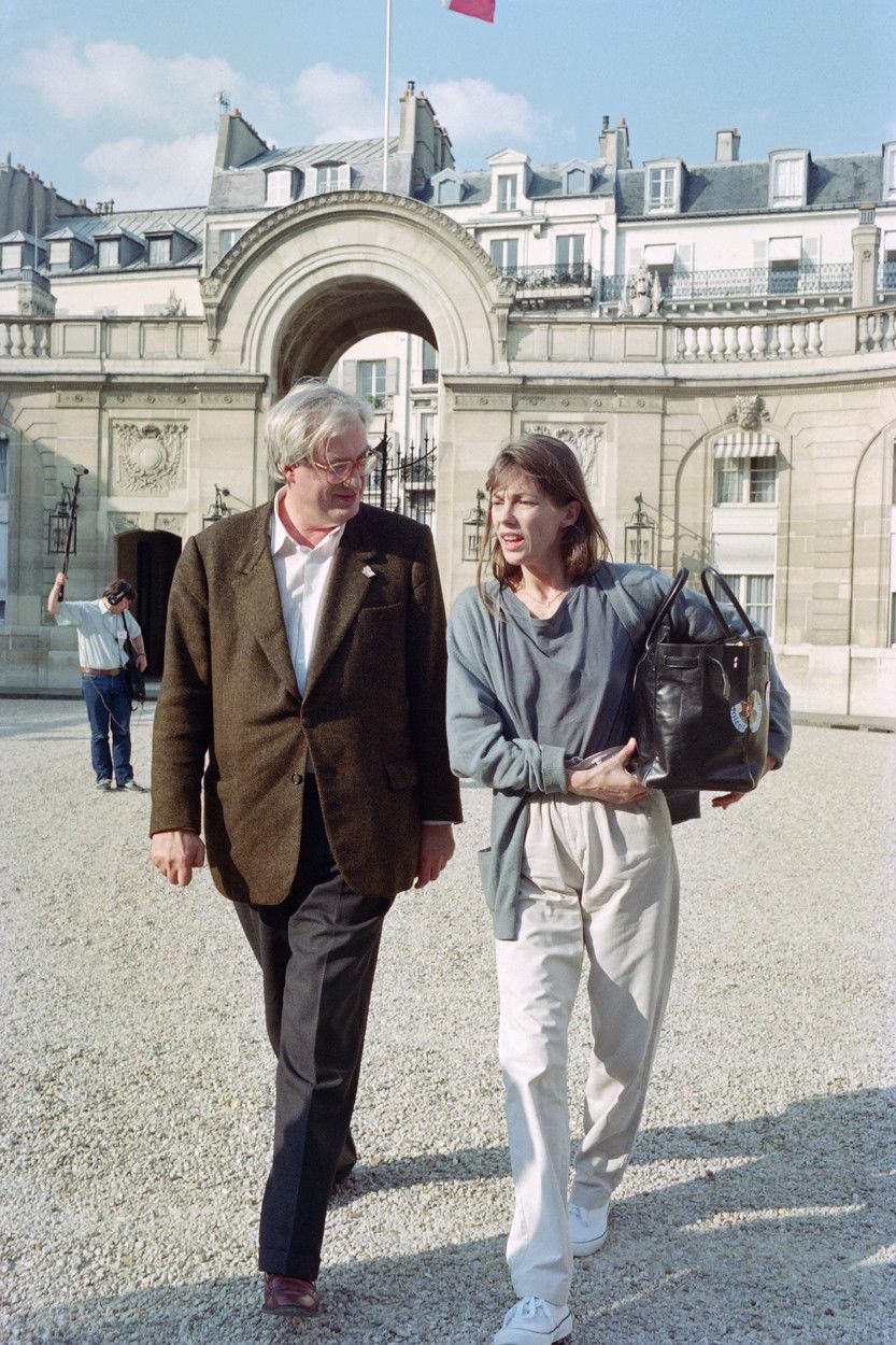 Jane Birkin so slávnou kabelkou Birkin