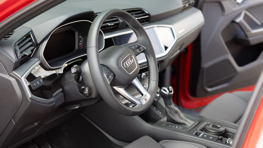  Audi Q3 45 TFSI e (2023)