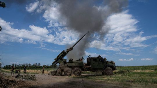 Pribrzdí Kyjev ofenzívu? Západ s muníciou pre Ukrajinu nestíha, jej výroba viazne