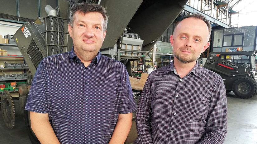 Riaditelia – generálny Bronislav Balga a...