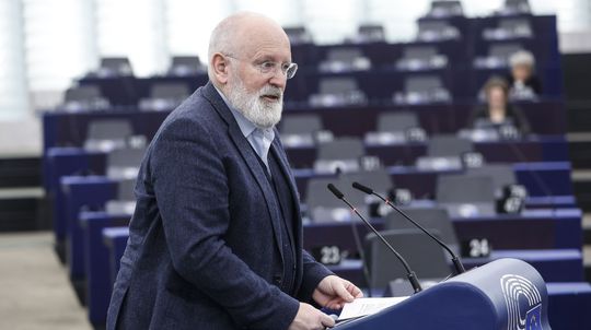 Eurokomisár pre klímu Timmermans rezignoval, jeho robotu s Green Dealom preberie Šefčovič