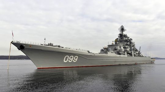 Rusku zhrdzavela vlajková loď. Kremeľ vyradil jediný krížnik s jadrovým pohonom