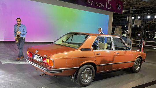 BMW 5 prvej generácie sa vyrábalo v rokoch 1972...