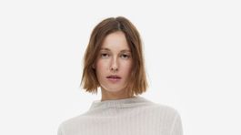 Denimová minisukňa H&M, predáva sa za 24,99 eura. 