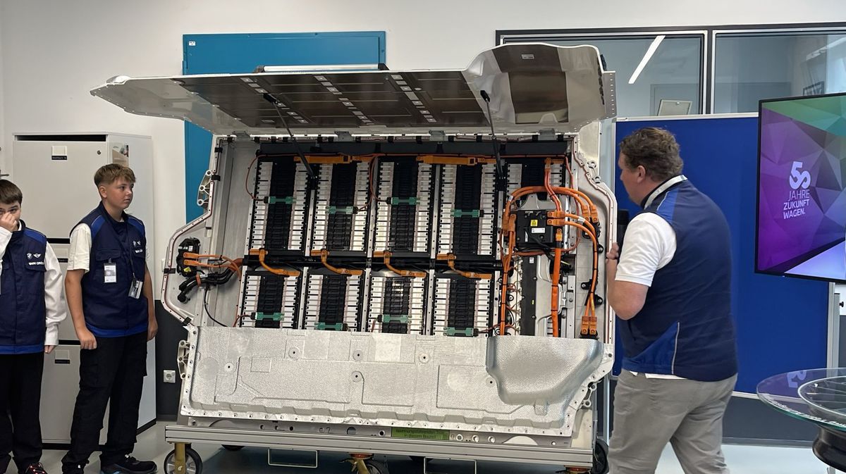 Veľké elektromobily potrebujú veľké batérie.