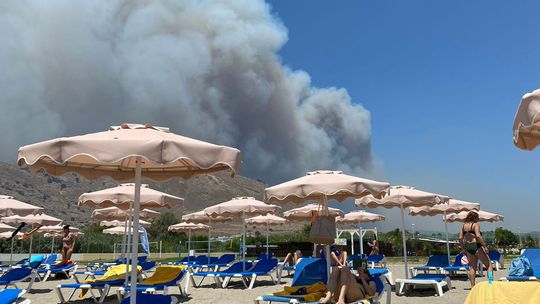 Evakuácia z gréckeho pekla: Nikto nezdvíhal, animátorky ušli. Buďte radi, že ste zdraví, mala odkázať cestovka