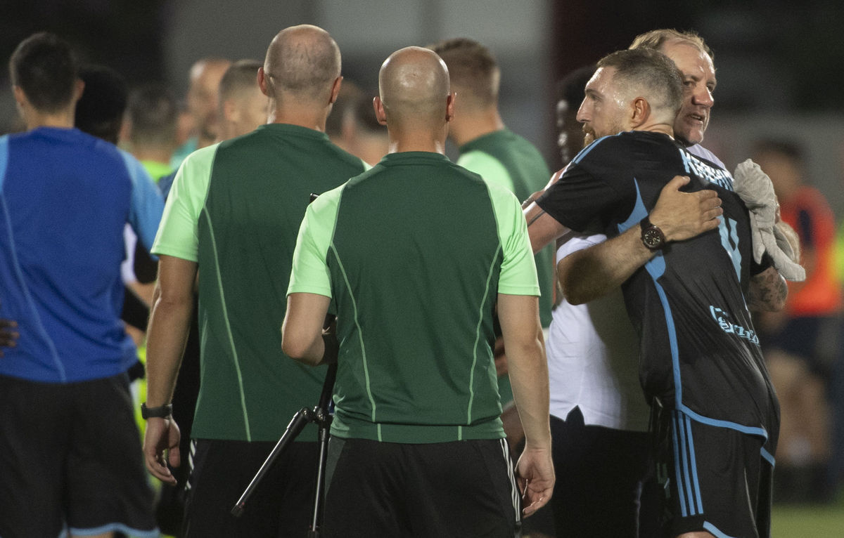 Tréner Slovana Vladimír Weiss a Guram Kašia sa...