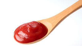 1 lingură de ketchup = 3 mg de licopen.