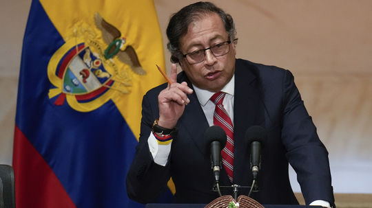 Polícia zatkla syna kolumbijského prezidenta, podozrieva ho z prania špinavých peňazí