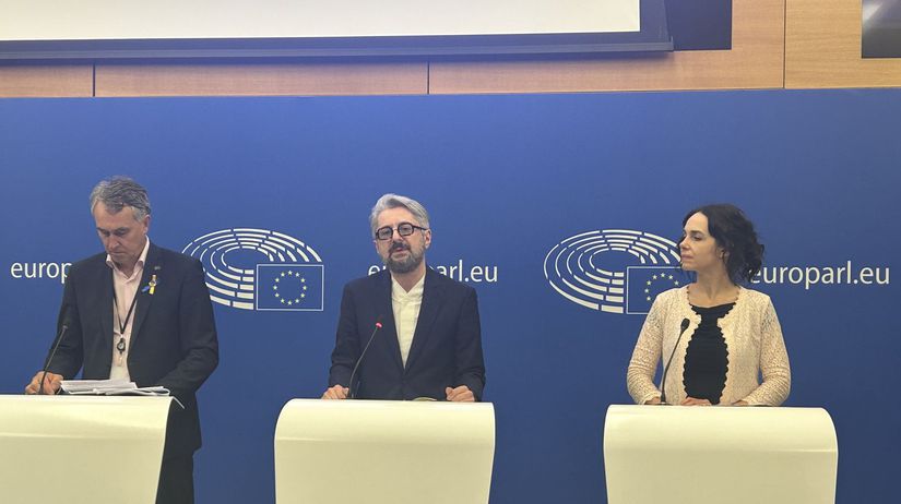 Gruzínsky novinár Nika Gvarmia a europoslankyňa...