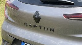 Renault Captur E-Tech (2023)