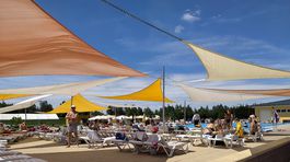 Thermál Nesvady, termálne kúpalisko, rozšírenie, bazén, leto, voda, kúpanie