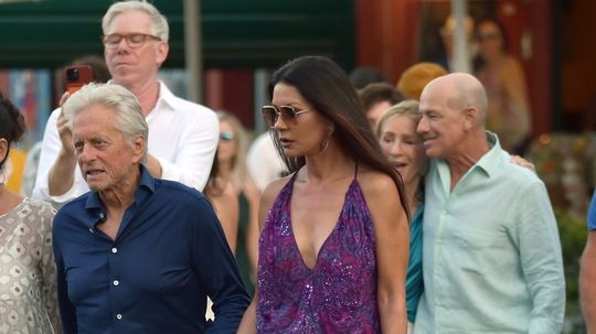 Herec Michael Douglas a jeho manželka Catherine...