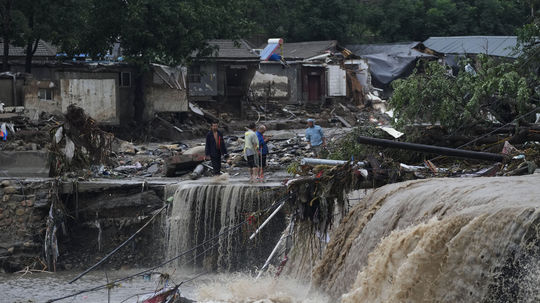 Juh Číny, kde žije 127 miliónov ľudí, sa pripravuje na storočné povodne