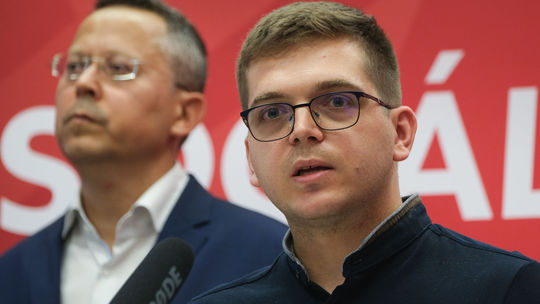 Celú Ukrajinu by malo kontrolovať Rusko, šokuje Kaliňákov tajomník. Opozícia žiada jeho hlavu